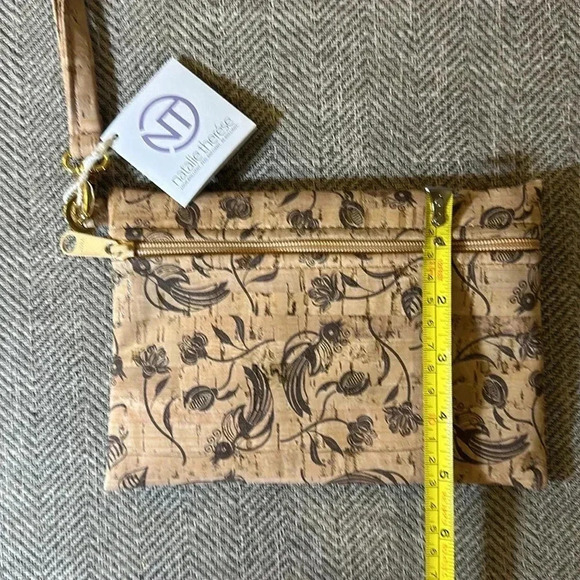 NWT natalie therése BE READY | Small Wristlet | All Whistle Print Zipper - Picture 10 of 11